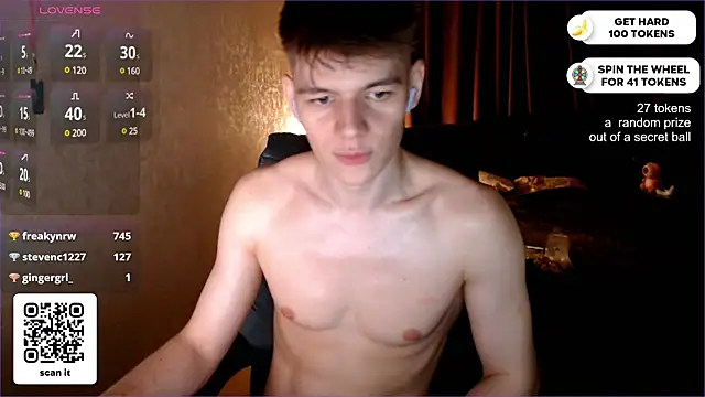 Snapshot of dantebigboi300 chatting on 02.18.25 dantebigboi300 online show from 02.18.25