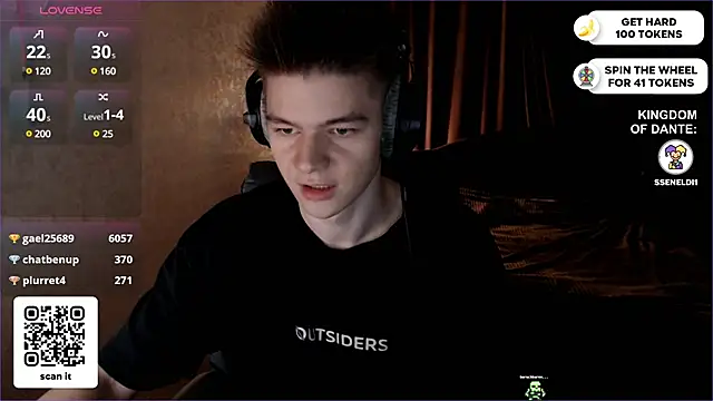 Snapshot of dantebigboi300 chatting on 02.21.25 dantebigboi300 online show from 02.21.25