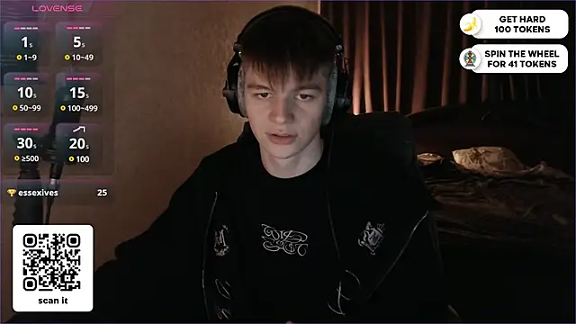 Snapshot of dantebigboi300 chatting on 02.23.25 dantebigboi300 online show from 02.23.25