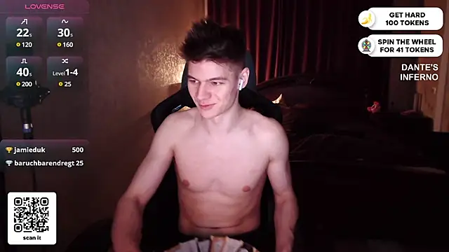 Snapshot of dantebigboi300 chatting on 03.02.25 dantebigboi300 online show from 03.02.25