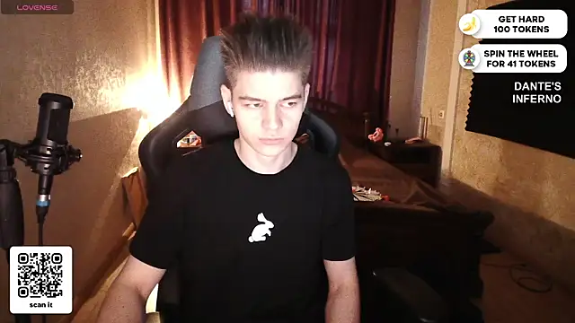 Snapshot of dantebigboi300 chatting on 03.04.25 dantebigboi300 online show from 03.04.25