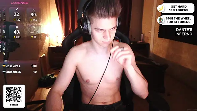 Snapshot of dantebigboi300 chatting on 03.05.25 dantebigboi300 online show from 03.05.25