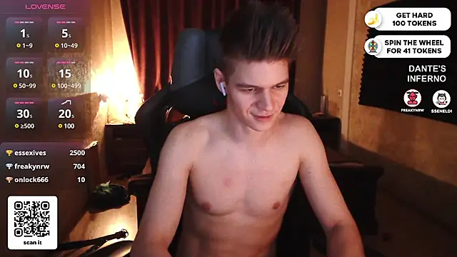 Snapshot of dantebigboi300 chatting on 03.05.25 dantebigboi300 online show from 03.05.25