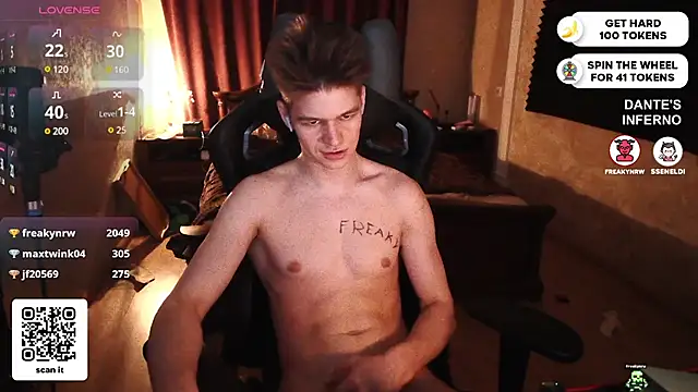 Snapshot of dantebigboi300 chatting on 03.07.25 dantebigboi300 online show from 03.07.25