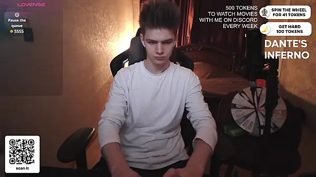 Snapshot of dantebigboi300 chatting on 03.22.25 dantebigboi300 online show from 03.22.25