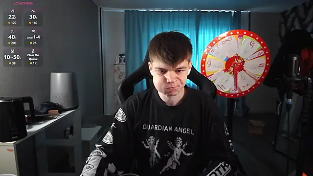 Snapshot of dantebigboi300 chatting on 10.13.25 dantebigboi300 online show from 10.13.25