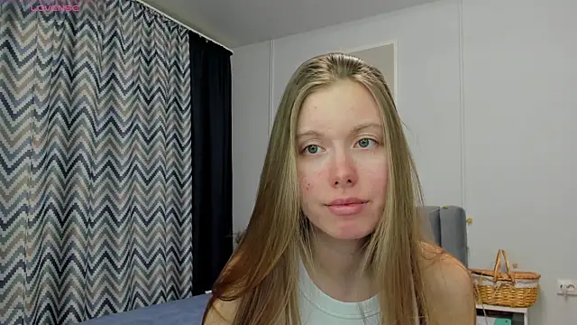 Snapshot of Peggy_Beauty chatting on 02.08.25 Peggy Beauty online show from 02.08.25