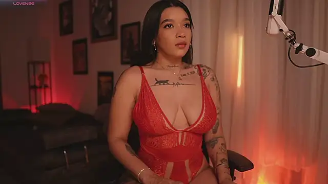 HannahW  online show from 04.04.26