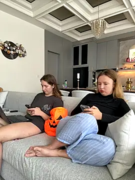 Nura n Sarah online show from 10.30.25