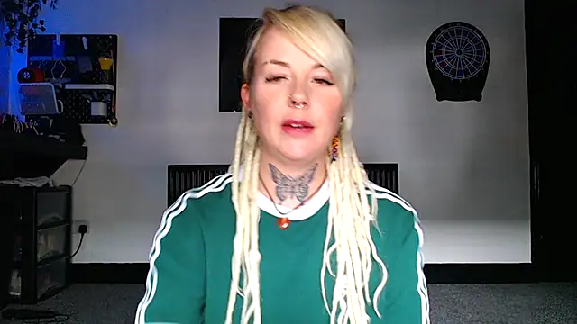 pixiedreadx online show from 10.24.25