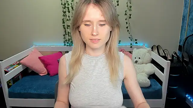  adel brooks  online show from 10.07.25