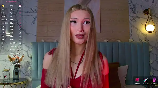 Snapshot of CarolReeves chatting on 03.13.25 CarolReeves online show from 03.13.25