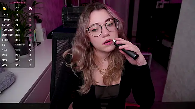 RemyCute online show from 10.20.25