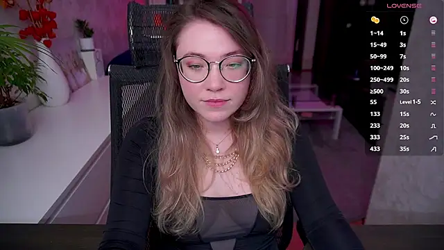 Snapshot of RemyCute chatting on 05.17.26 RemyCute online show from 05.17.26