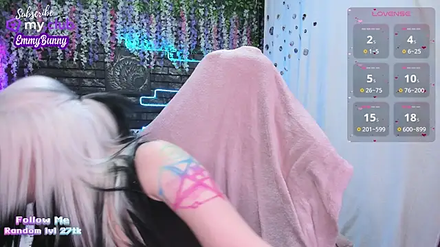 EmmyBunny online show from 02.06.25