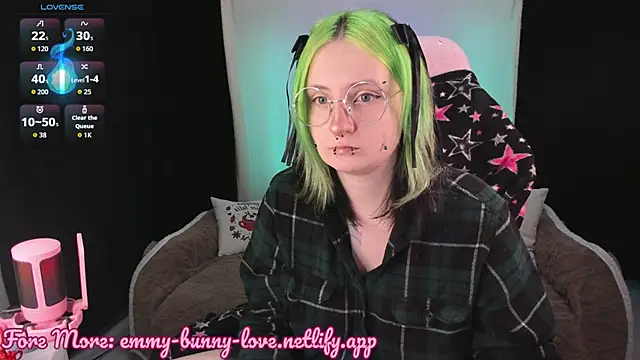 EmmyBunny online show from 11.17.25