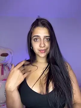 Alicia Ruiz online show from 10.18.25