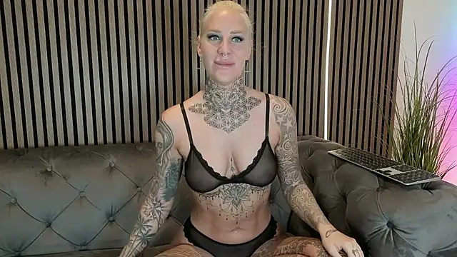 Lara-CumKitten online show from 07.19.26