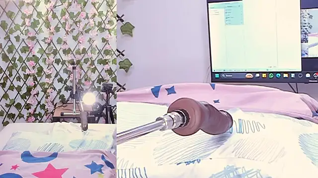 Snapshot of Aleska_James chatting on 10.07.25 Aleska James online show from 10.07.25