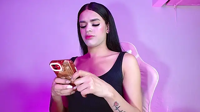 Snapshot of _girl_fernanda_ chatting on 03.08.25 girl fernanda online show from 03.08.25