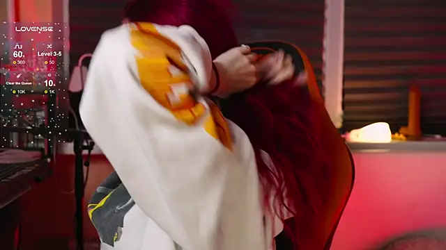 Snapshot of BlueCherryy chatting on 10.13.25 BlueCherryy online show from 10.13.25