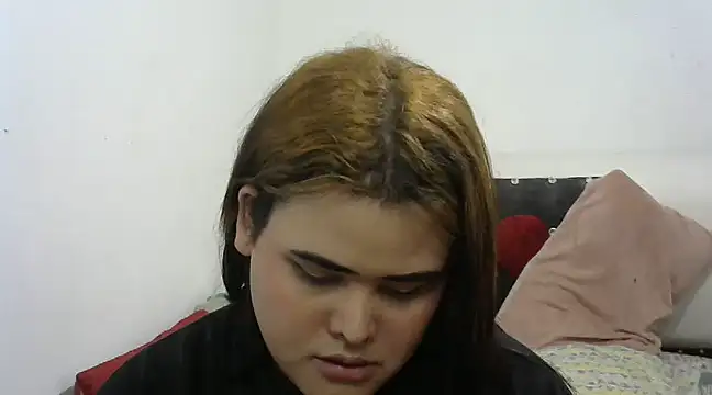 Snapshot of antonellasex1998 chatting on 12.21.24 antonellasex1998 online show from 12.21.24