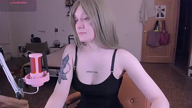 cyber whore  online show from 12.05.25