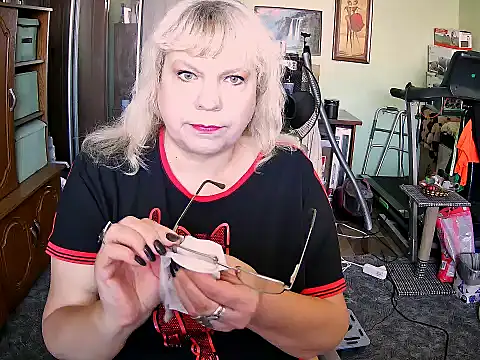 LOLA8888 online show from 09.25.25