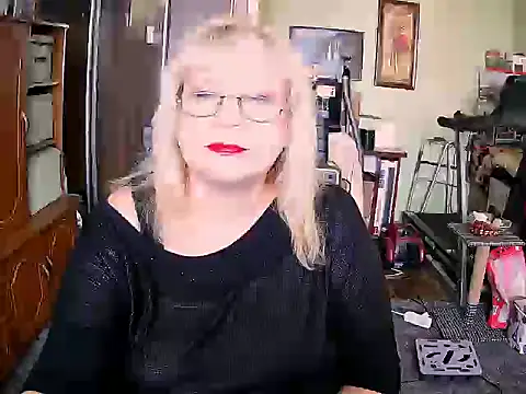 LOLA8888 online show from 09.28.25