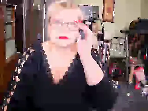 LOLA8888 online show from 10.12.25