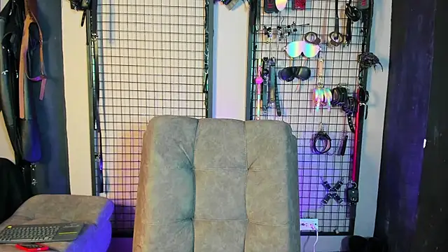 Twisted Fantasy online show from 01.25.25