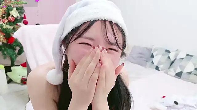 Snapshot of anchan_ chatting on 12.22.24 anchan online show from 12.22.24