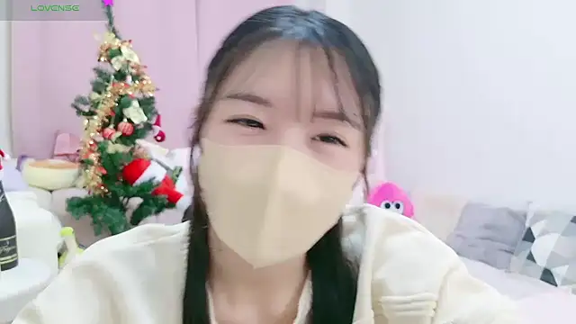 Snapshot of anchan_ chatting on 12.23.24 anchan online show from 12.23.24