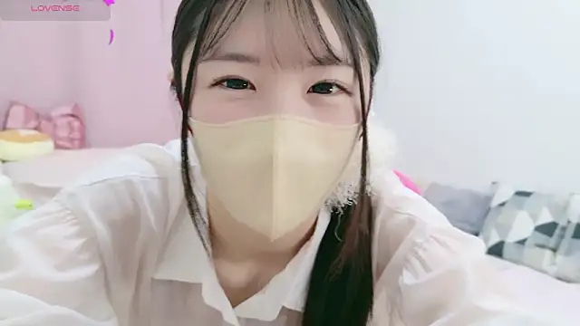 Snapshot of anchan_ chatting on 01.18.25 anchan online show from 01.18.25