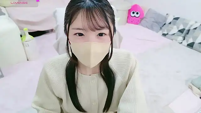 Snapshot of anchan_ chatting on 01.25.25 anchan online show from 01.25.25