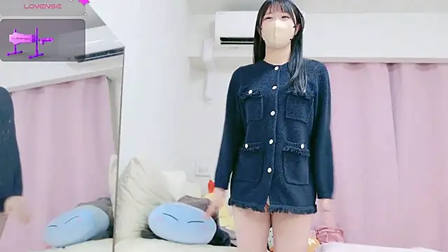 Snapshot of anchan_ chatting on 02.19.25 anchan online show from 02.19.25