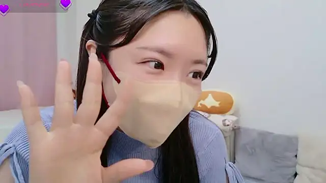 Snapshot of anchan_ chatting on 10.16.25 anchan  online show from 10.16.25