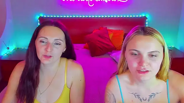 Snapshot of MagicEyess chatting on 12.14.24 MagicEyess online show from 12.14.24