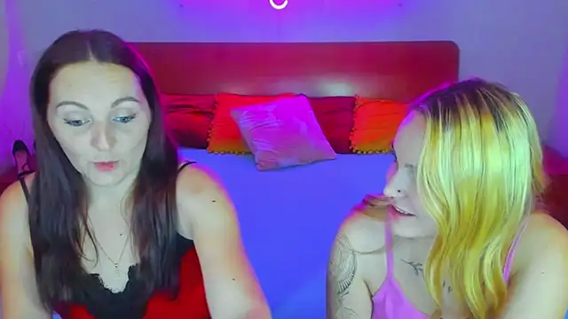 Snapshot of MagicEyess chatting on 12.20.24 MagicEyess online show from 12.20.24