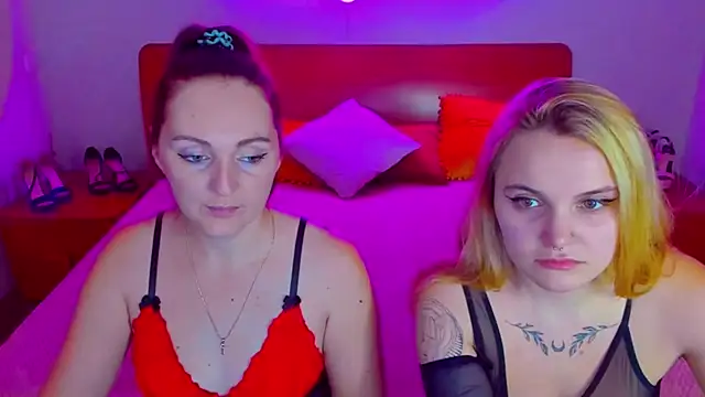 Snapshot of MagicEyess chatting on 12.27.24 MagicEyess online show from 12.27.24