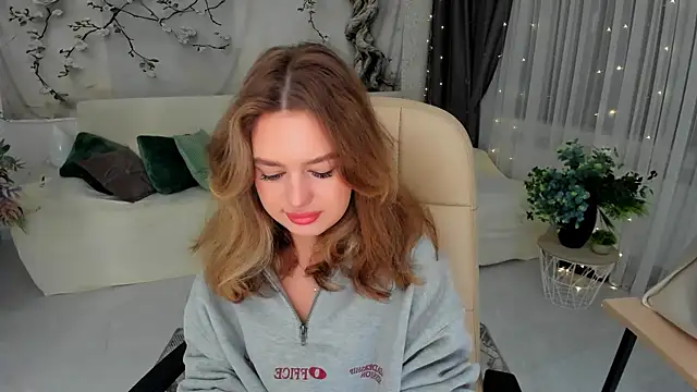 MiracleCurly online show from 09.17.25