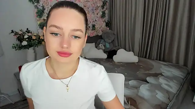 MiracleCurly online show from 10.15.25