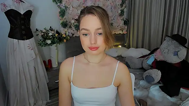 MiracleCurly online show from 11.02.25