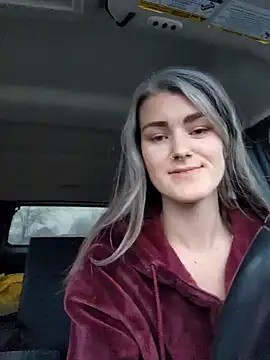 Snapshot of Lilmissvyx chatting on 12.11.24 Lilmissvyx online show from 12.11.24