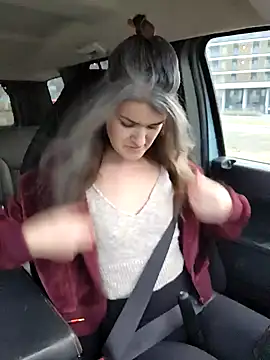 Snapshot of Lilmissvyx chatting on 01.27.25 Lilmissvyx online show from 01.27.25