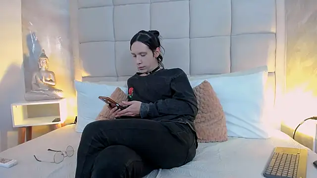 Hecatee 77 online show from 09.18.25