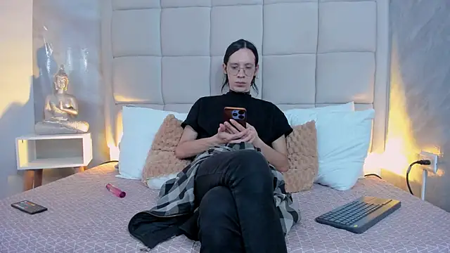 Hecatee 77 online show from 09.19.25