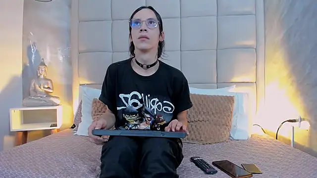 Hecatee 77 online show from 09.26.25