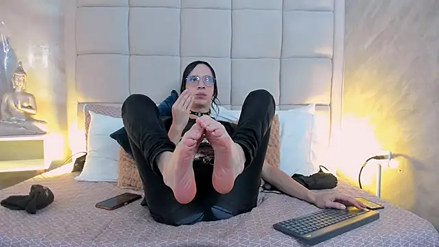 Hecatee 77 online show from 10.02.25