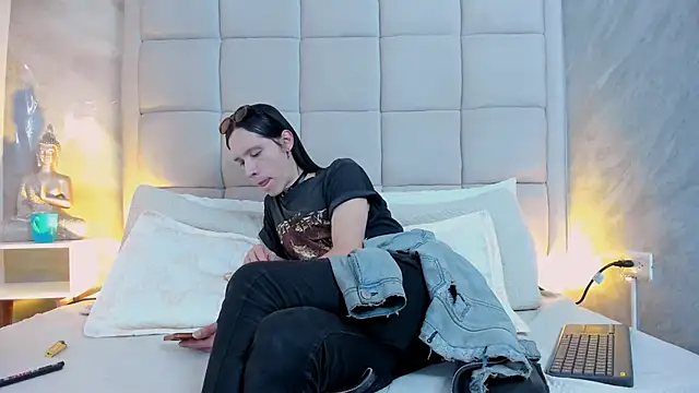 Hecatee 77 online show from 10.20.25